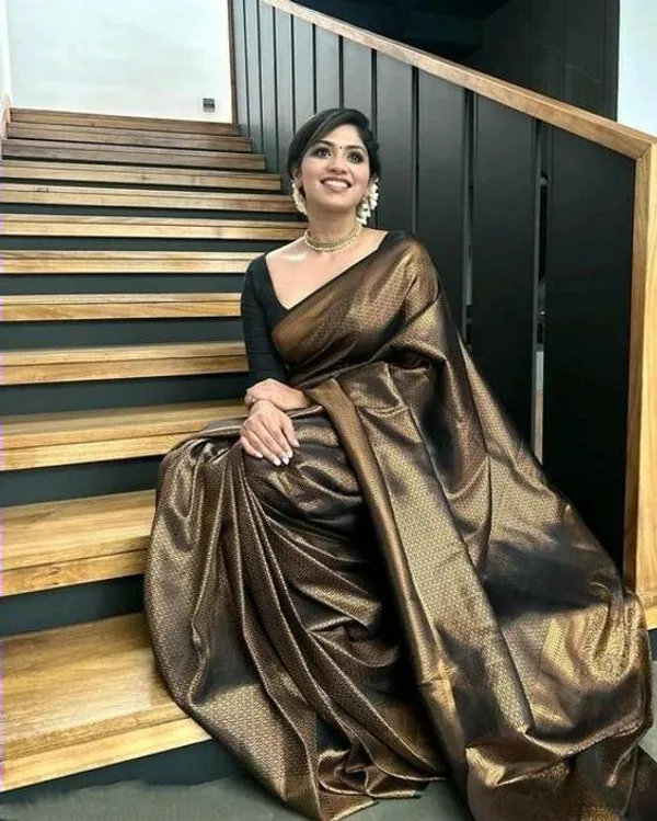 Black_Woven_Banarasi_Jacquard_Saree_(Black)